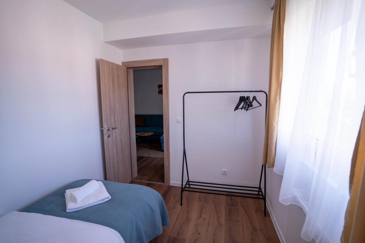 Apartman Niko Ливно Екстериор снимка
