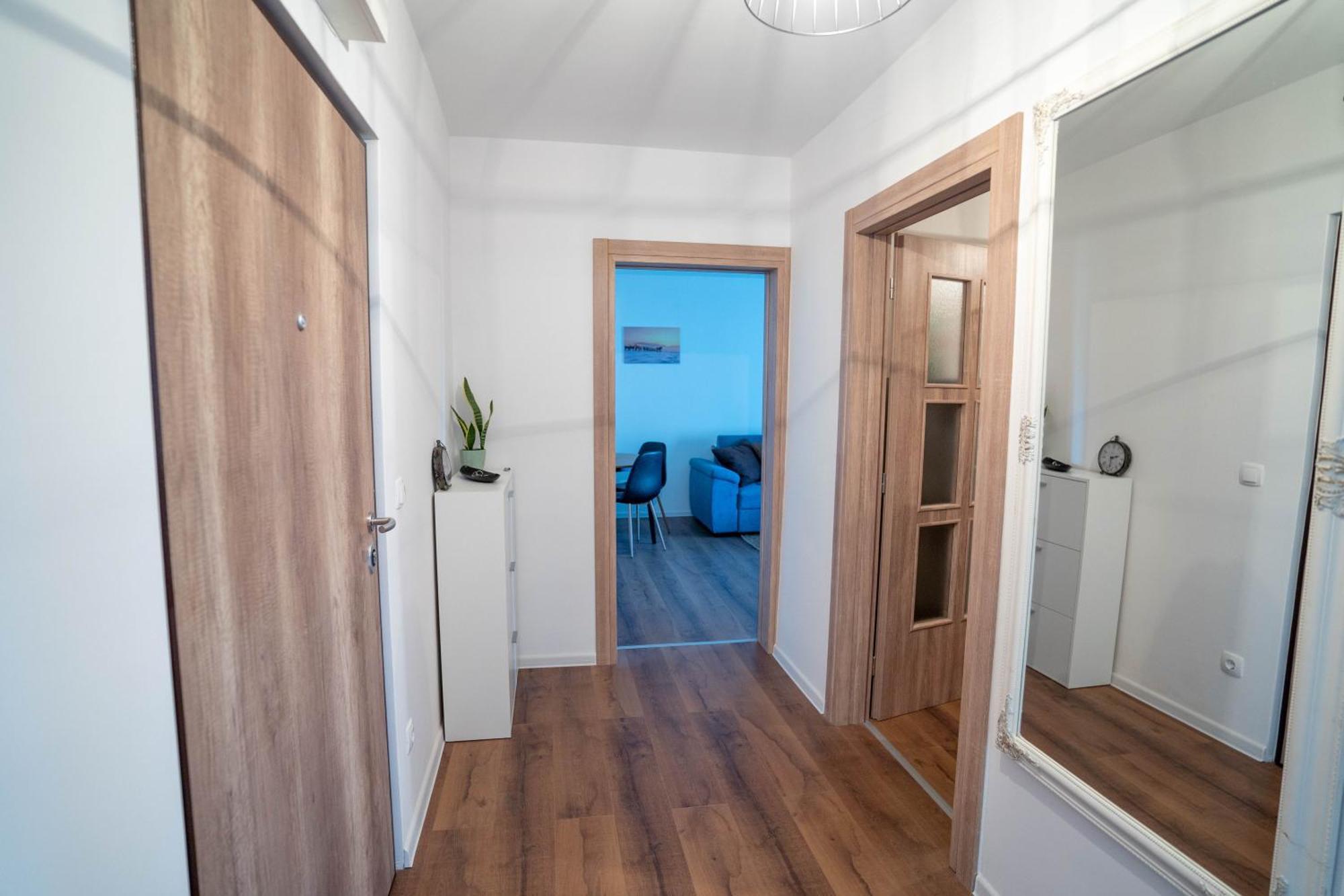 Apartman Niko Ливно Екстериор снимка